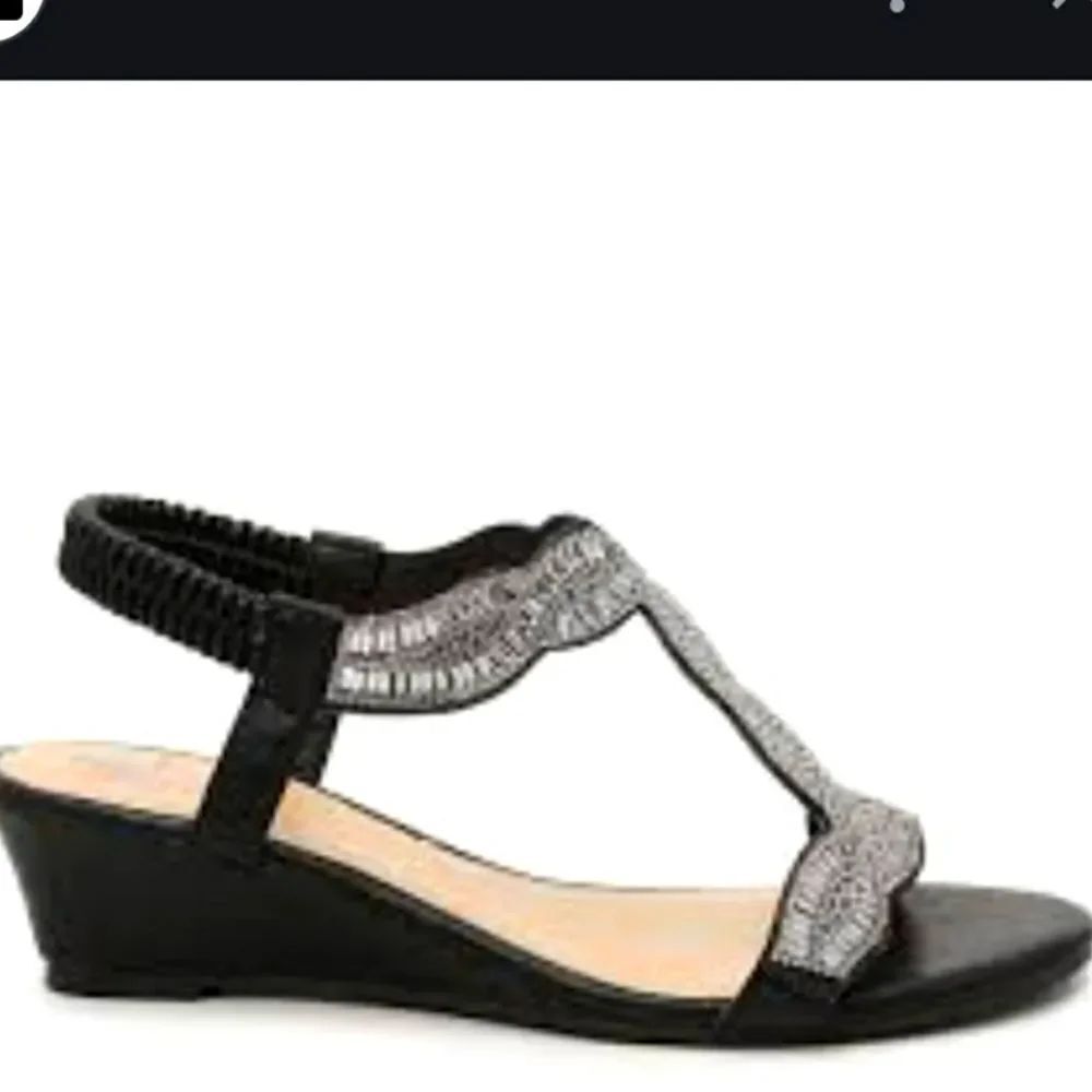 BRAND NEW CAPARROS LOW WEDGE RHINESTONES EMBROIDERY OPEN TOE SANDAL G1